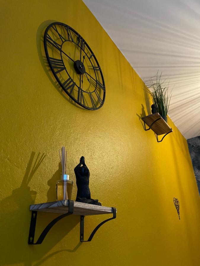 Jungle Room Romans-sur-Isere Bagian luar foto